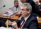 Lindbergh aciona STF contra Flávio Bolsonaro por ‘post’ que sugere ataque a embarcações no RJ