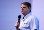 Tarcísio dobra investida em prefeitos e tenta minar estratégia de Haddad
