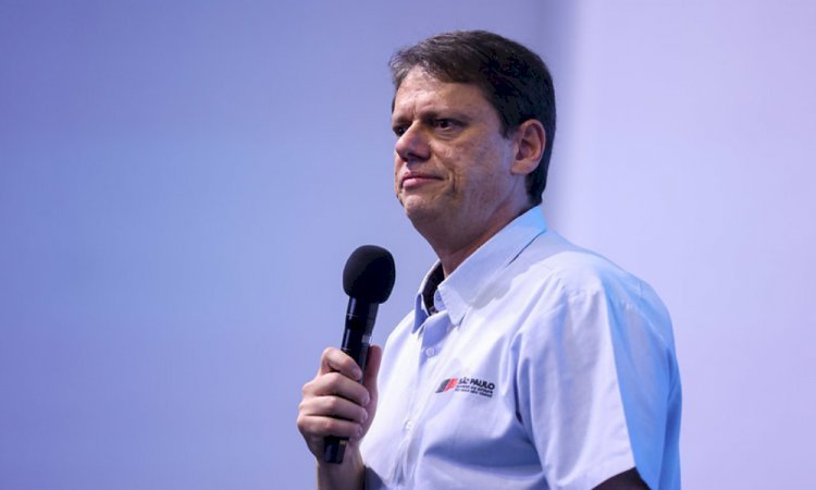 Tarcísio dobra investida em prefeitos e tenta minar estratégia de Haddad