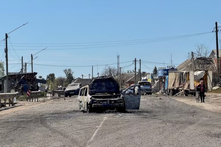 Míssil russo atinge área comercial na Ucrânia e deixa 6 mortos