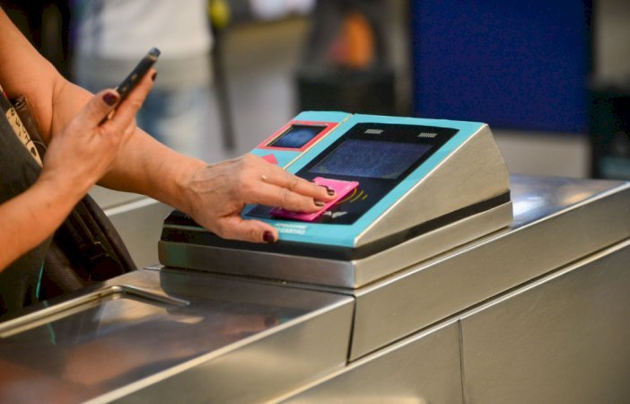 Metroviários anunciam possível greve no dia 13 de maio